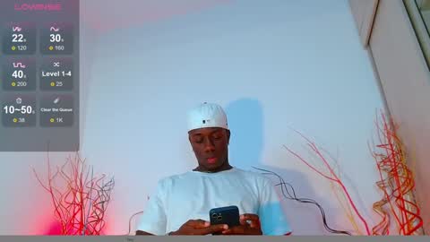 Mylo Wallace  online show from 4, 12, 2024