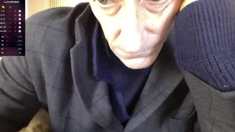 Bi sexy guy lovense hush is on private is open or password show tip if you like. online show from 2, 12, 2024
