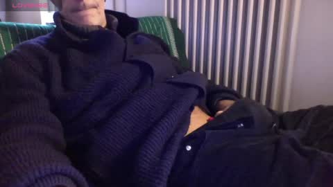 Bi sexy guy lovense hush is on private is open or password show tip if you like. online show from 27, 1, 2025