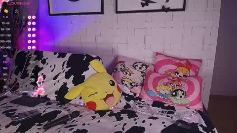 mynameisnikki_ online show from 13, 9, 2025