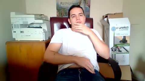 sexyguylovesall online show from 5, 2, 2025