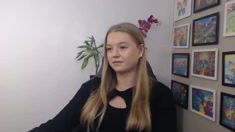 Snapshot of mysteryericax chatting on 5, 12, 2024 Erica online show from 5, 12, 2024