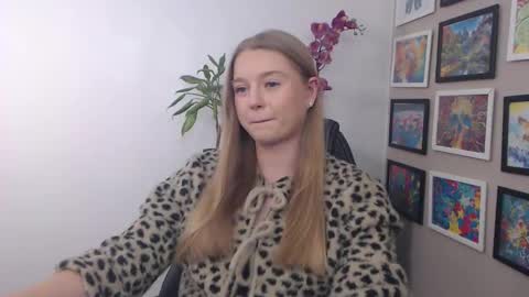 Snapshot of mysteryericax chatting on 10, 12, 2024 Erica online show from 10, 12, 2024