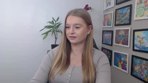 Snapshot of mysteryericax chatting on 13, 12, 2024 Erica online show from 13, 12, 2024