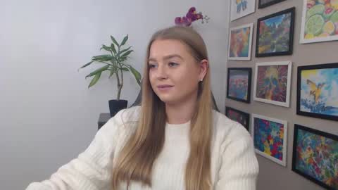 Snapshot of mysteryericax chatting on 18, 12, 2024 Erica online show from 18, 12, 2024