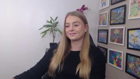 Snapshot of mysteryericax chatting on 20, 12, 2024 Erica online show from 20, 12, 2024