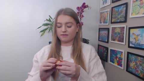 Snapshot of mysteryericax chatting on 28, 12, 2024 Erica online show from 28, 12, 2024