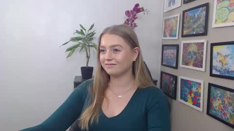 Snapshot of mysteryericax chatting on 8, 1, 2025 Erica online show from 8, 1, 2025