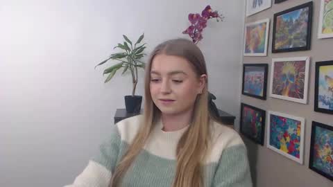 Snapshot of mysteryericax chatting on 13, 1, 2025 Erica online show from 13, 1, 2025