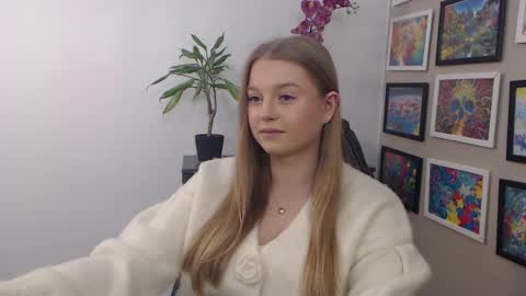 Snapshot of mysteryericax chatting on 31, 1, 2025 Erica online show from 31, 1, 2025