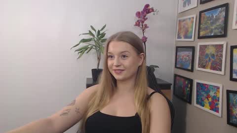 Snapshot of mysteryericax chatting on 26, 2, 2025 Erica online show from 26, 2, 2025