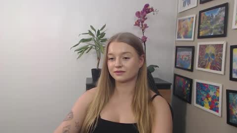 Snapshot of mysteryericax chatting on 26, 2, 2025 Erica online show from 26, 2, 2025