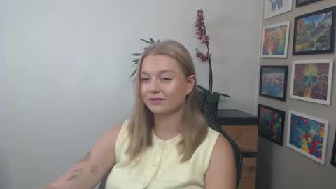 Snapshot of mysteryericax chatting on 9, 9, 2025 Erica online show from 9, 9, 2025