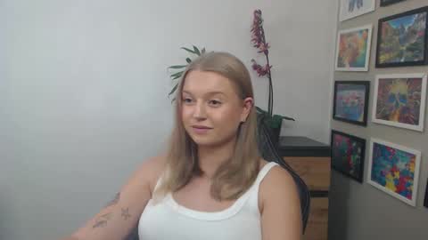 Snapshot of mysteryericax chatting on 11, 9, 2025 Erica online show from 11, 9, 2025