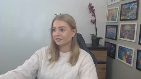 Snapshot of mysteryericax chatting on 29, 9, 2025 Erica online show from 29, 9, 2025