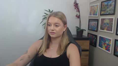 Snapshot of mysteryericax chatting on 6, 10, 2025 Erica online show from 6, 10, 2025