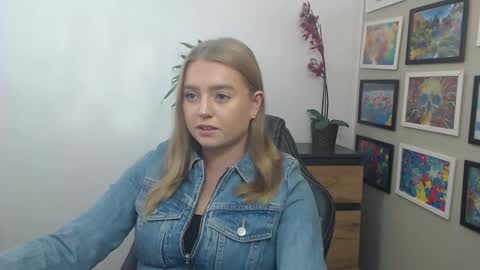 Snapshot of mysteryericax chatting on 10, 10, 2025 Erica online show from 10, 10, 2025