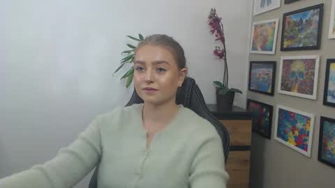 Snapshot of mysteryericax chatting on 13, 10, 2025 Erica online show from 13, 10, 2025