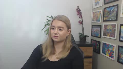 Snapshot of mysteryericax chatting on 14, 10, 2025 Erica online show from 14, 10, 2025