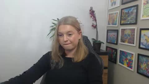 Snapshot of mysteryericax chatting on 30, 10, 2025 Erica online show from 30, 10, 2025