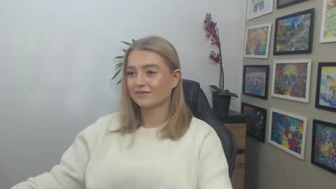 Snapshot of mysteryericax chatting on 31, 10, 2025 Erica online show from 31, 10, 2025