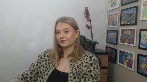 Snapshot of mysteryericax chatting on 8, 11, 2025 Erica online show from 8, 11, 2025