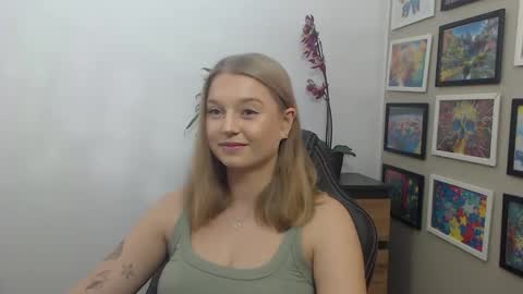 Snapshot of mysteryericax chatting on 10, 11, 2025 Erica online show from 10, 11, 2025