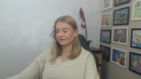 Snapshot of mysteryericax chatting on 21, 11, 2025 Erica online show from 21, 11, 2025