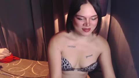 Snapshot of mysteryman_xxx chatting on 23, 2, 2025 UR GIRL NEXTDOOR online show from 23, 2, 2025
