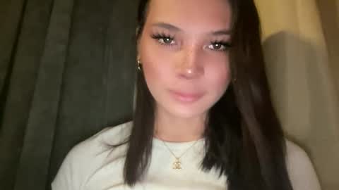 UR GIRL NEXTDOOR online show from 18, 1, 2026