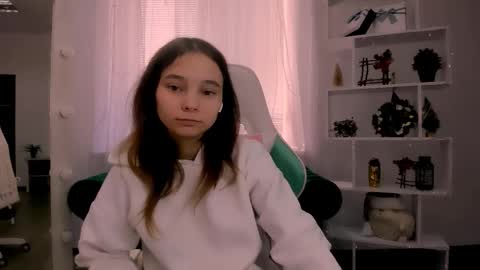 mystic__glow online show from 4, 2, 2026