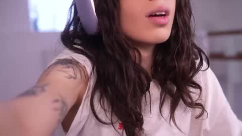 Snapshot of mystica_ chatting on 27, 10, 2025 MILLI online show from 27, 10, 2025