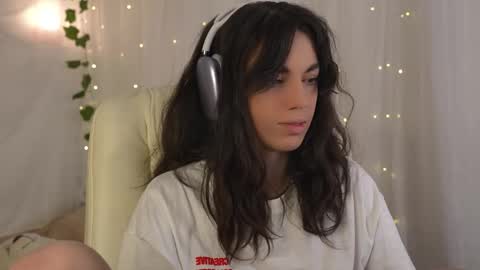 Snapshot of mystica_ chatting on 29, 10, 2025 MILLI online show from 29, 10, 2025