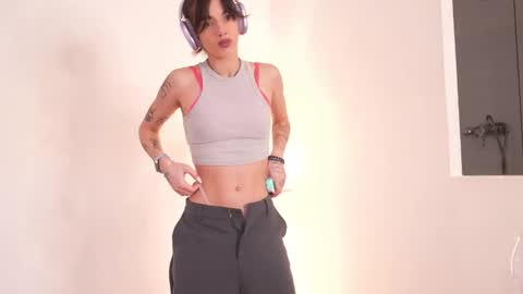 Snapshot of mystica_ chatting on 1, 11, 2025 MILLI online show from 1, 11, 2025