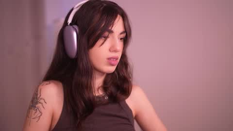 Snapshot of mystica_ chatting on 5, 11, 2025 MILLI online show from 5, 11, 2025