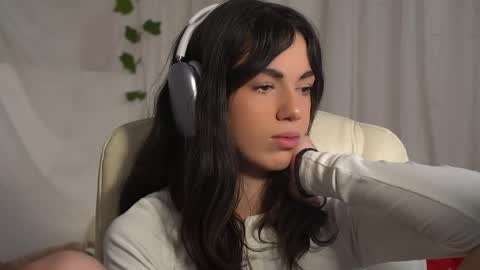 Snapshot of mystica_ chatting on 6, 11, 2025 MILLI online show from 6, 11, 2025