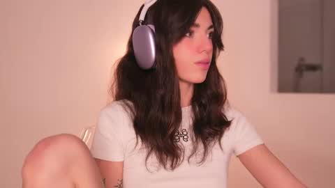 Snapshot of mystica_ chatting on 9, 11, 2025 MILLI online show from 9, 11, 2025