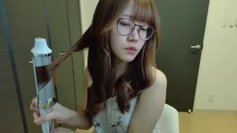 Snapshot of n_hibiki chatting on 24, 11, 2025 n_hibiki online show from 24, 11, 2025