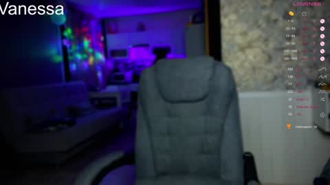 Vanessa and Julia  online show from 6, 1, 2025