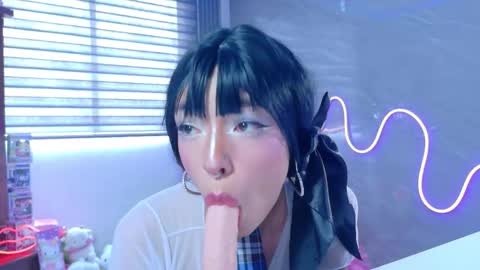 naaomi_cute online show from 19, 12, 2025
