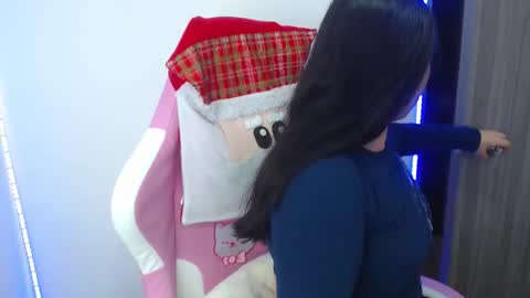 nahia cute     only   online show from 3, 12, 2025