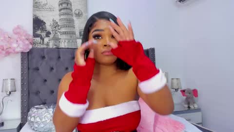 NahiaraReina  online show from 1, 12, 2024