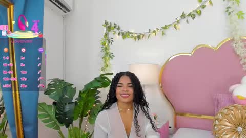 NahiaraReina  online show from 12, 9, 2025