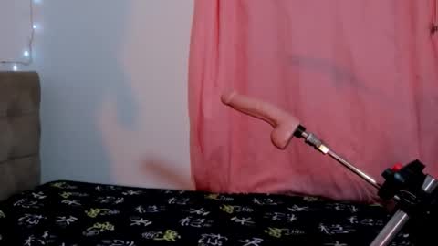 Snapshot of nahomi28 chatting on 13, 12, 2025 Naomi online show from 13, 12, 2025