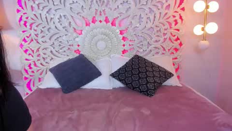 Nahomi online show from 17, 10, 2025