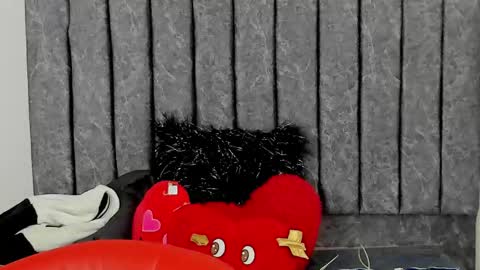 Nahomy online show from 2, 2, 2026