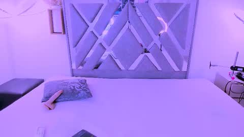 Nahomy online show from 14, 10, 2025