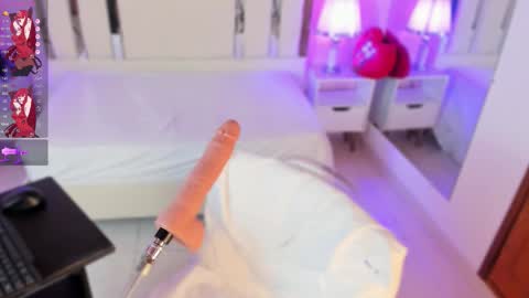 Nahomy Roberts online show from 25, 10, 2025