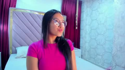 Snapshot of nai_blue chatting on 15, 9, 2025 nai_blue online show from 15, 9, 2025