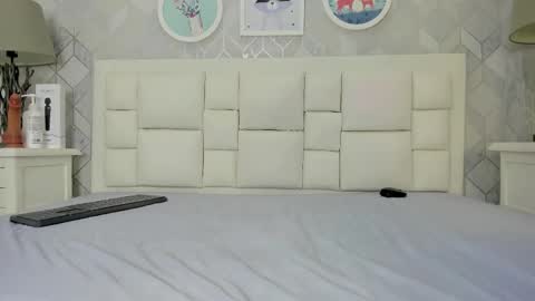 naia_cox online show from 11, 10, 2025